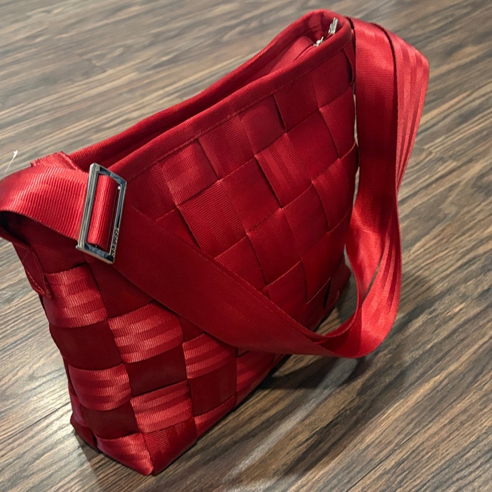HARVEYS Elegant Red Woven Shoulder Seatbelt Bag-NWT - Picture 6 of 13